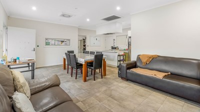 Quakers Hill - Quakers Hill - Chisolm House, NSW Image 4